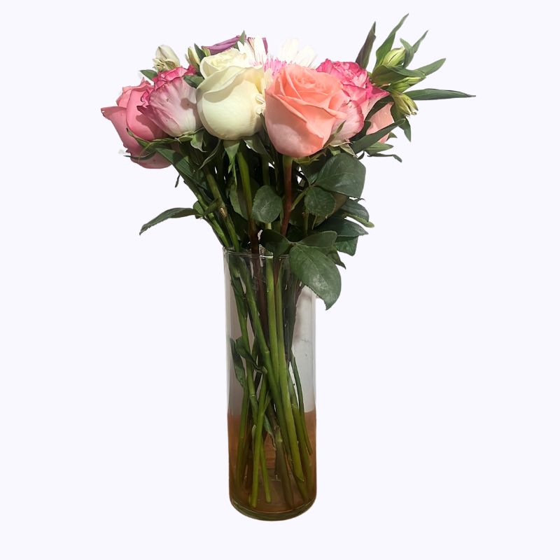 Florero con 12 Rosas en Tonos Pastel y Alstroemerias